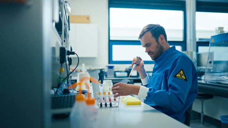 Jeroen Kappelhof in het laboratorium