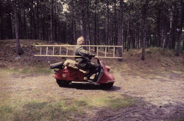 Onderzoekers in het veld – toen en nu. Al vele jaren...