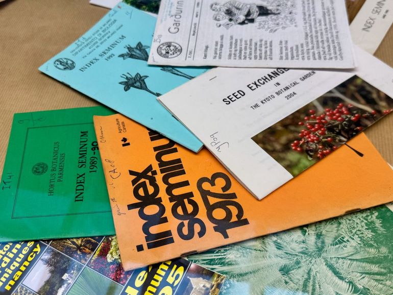 Historische zaadlijsten om het ruilverkeer tussen botanische tuinen te reguleren