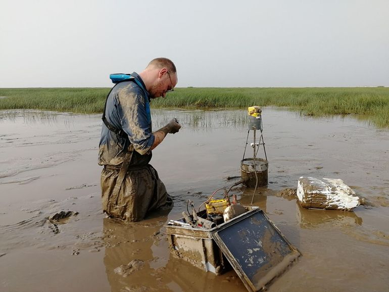 Tim Grandjean researching the erosion of mudflats along the Yangtze, crucial for understanding sediment dynamics