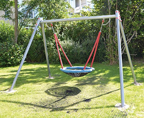 Vogelnestschaukel.