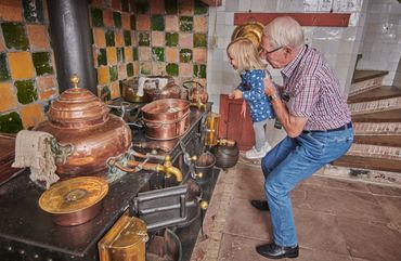 Op eigen gelegenheid op ontdekking met opa en kleinkind door het kasteel