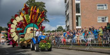 New Holland voor Praalwagens bloemencorso