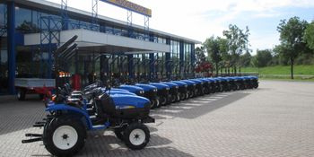 19 TC24 tractoren voor vd Grift & zn 