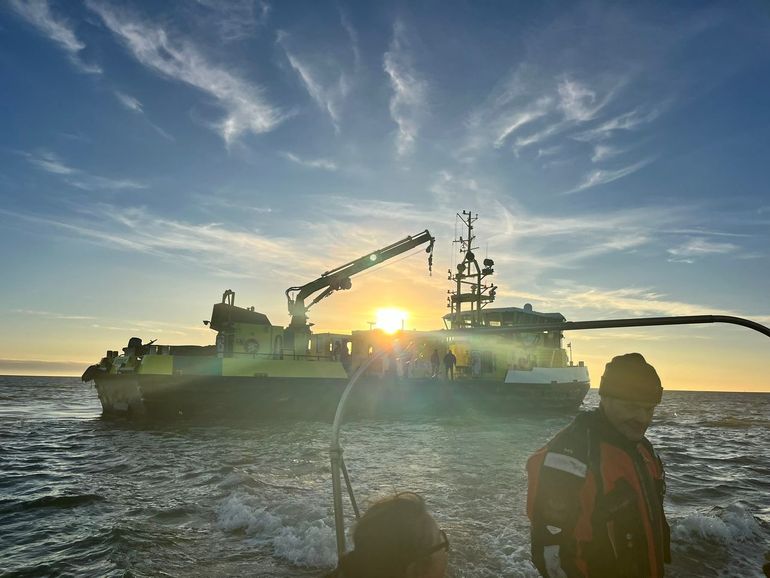 Het schip MS Asterias van Rijkswaterstaat, een van de vier schepen van de Waddenunit, die in opdracht van LVVN het Waddengebied beheert