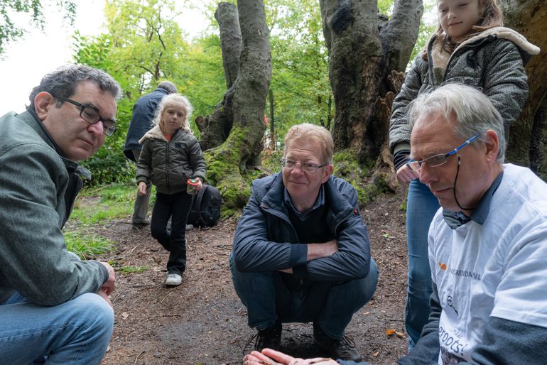 Bodemdieren zoeken op de Vaalserberg