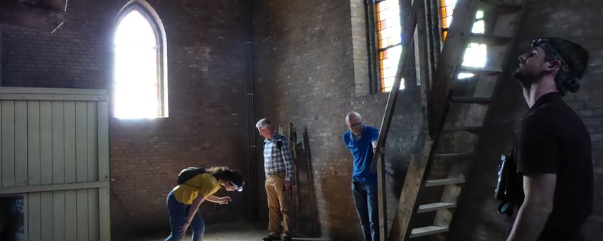 In de kerktoren op zoek naar (sporen van) vleermuizen