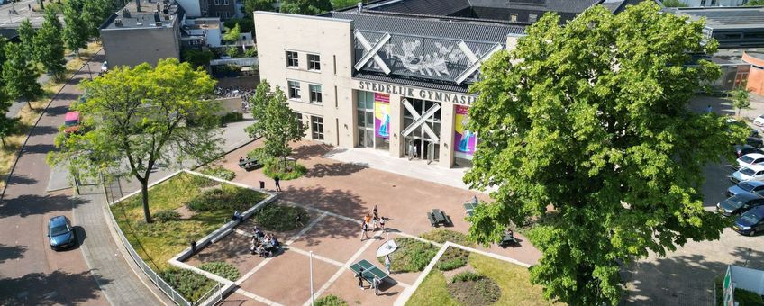 Voorplein Stedelijk Gymnasium Breda