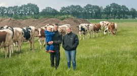 Dirk en Melanie Tegenbosch met hun zoon