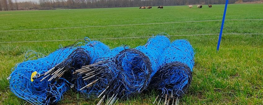 De netten van de provincie liggen klaar om uitgeleend te kunnen worden. - eenmalig gebruik -