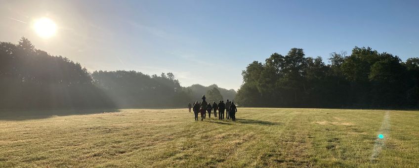 Mensen wandelen in de natuur, Landgoed De Boom Leusden
