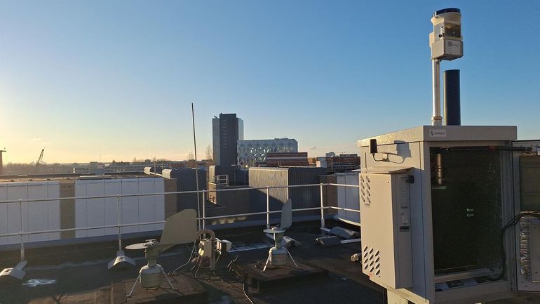 Pollenvallen op het dak van het LUMC in Leiden