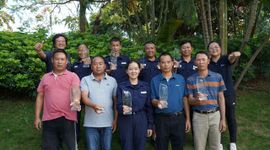 Groepsfoto van de rangers en gemeenschapsleden samen met IFAW medewerkers.