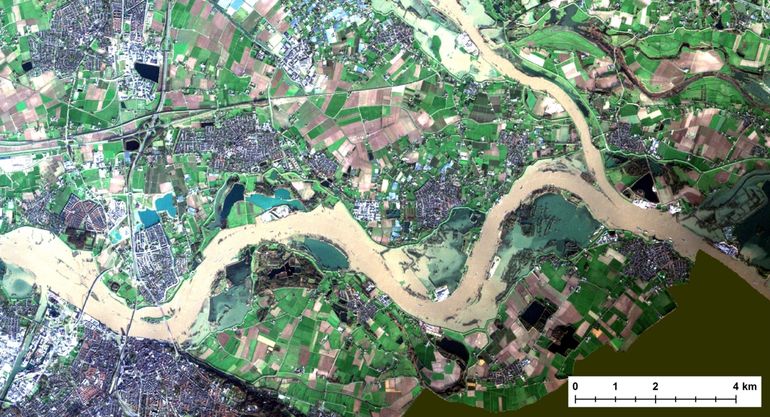 Close-up van de satellietfoto van het Rijn- en Waalgebied op 8 januari 2018