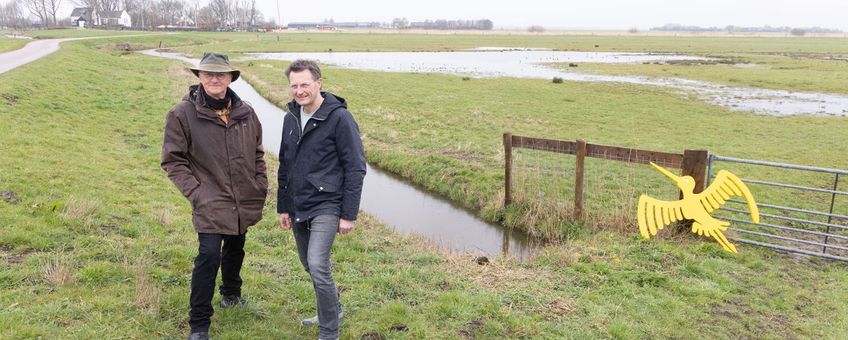 Piet Spoorenberg van Vogelbescherming en Catharinus Wierda van Frykse.