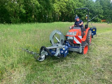 De messenbalk zonder afzuiger is samen met de schijvenmaaier het minst schadelijk voor insecten