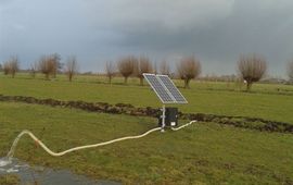 Jankees Schwiebbe, Birdphoto.nl Een zonnepomp is direct herkenbaar door de zonnepanelen