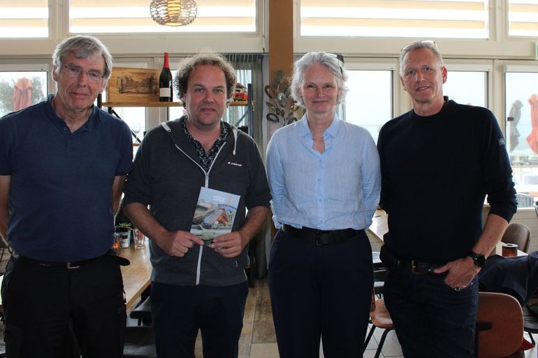 Four partners worked together in the five-year research project 'Space for birds and fishermen'. From left to right: Mardik Leopold (Wageningen Marine Research), Roef Mulder (Birdlife Netherlands), Katja Philippart (Royal NIOZ) and André Seinen (Meromar Seafoods BV).