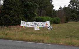 Willem Drok spandoek langs de N319