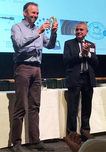 Prijs voor monitoring met vrijwilligers uitgereikt op het SEG-congres 29 juni 2019 te Londen
