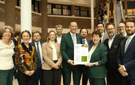 Marcel Belt heeft het manifest aangeboden aan de vaste Kamercommissie voor Landbouw, Visserij, Voedselzekerheid en Natuur