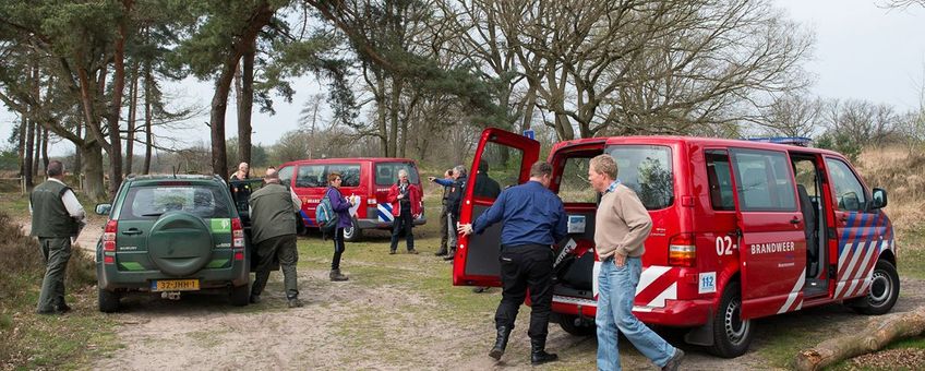 Brandweer en natuurbeheerders samen het veld in