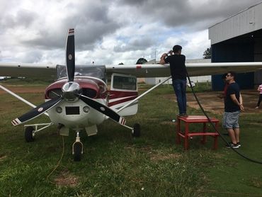 Vanuit vliegtuigjes namen onderzoekers bijna duizend luchtmonsters boven het regenwoud