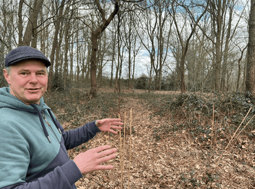 We hebben ook geleerd dat we bij de jonge aanplant clusters van bomen moeten maken