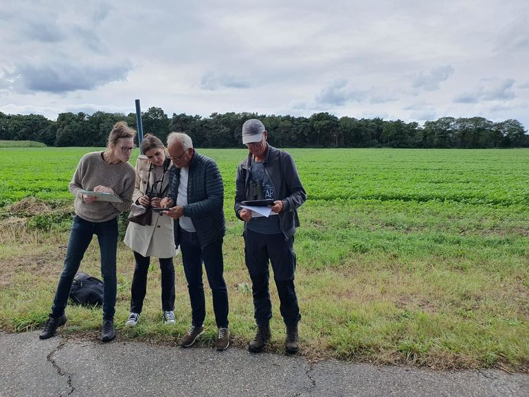 Na een korte introductie kunnen vrijwilligers een betrouwbare meting doen