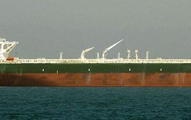 Kneiphof U.S. Navy, publiek domein, http://www.navy.mil/swf/index., Commercial crude oil supertanker AbQaiq