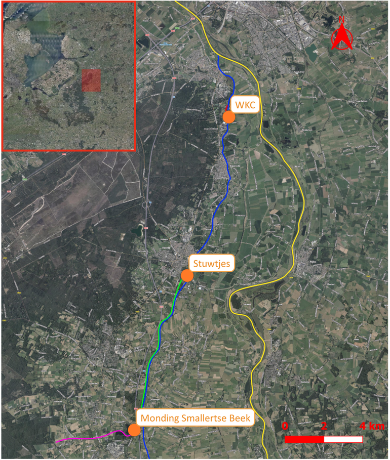 Overzicht van het onderzoeksgebied met in inzet, ter oriëntatie, Provincie Flevoland ten westen. Op de hoofdkaart de locaties van belang: de WKC bij de Oude Grift, de stuwtjes en de monding van de Smallertse Beek. Stromingen van de Oude Grift (rood), het Apeldoorns Kanaal (blauw), de Grift (groen), de Smallertse Beek (roze) en de IJssel (geel) zijn schematisch weergegeven