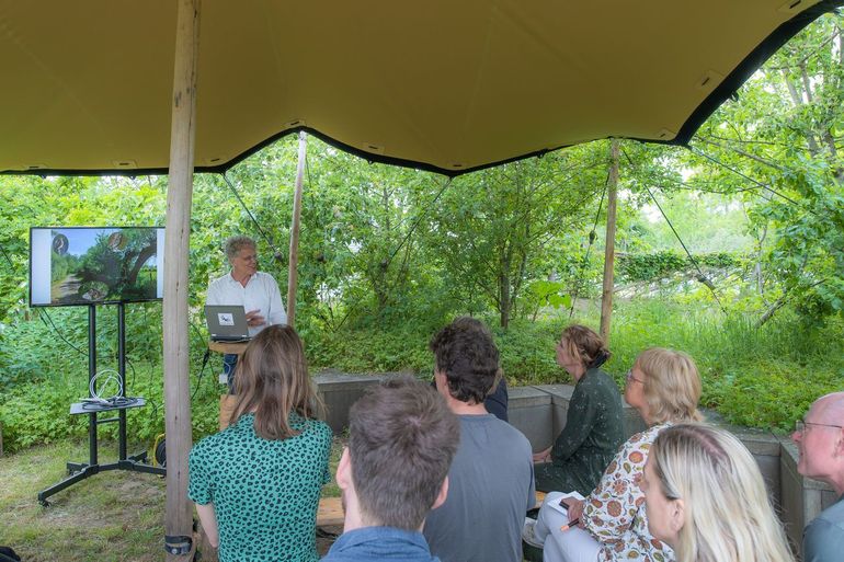 De 'hagenpreek' van Kenneth Rijsdijk in de NIOO-tuin