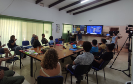 Sabine Engel and Jessica Johnson presenting at the mangrove restoration workshop