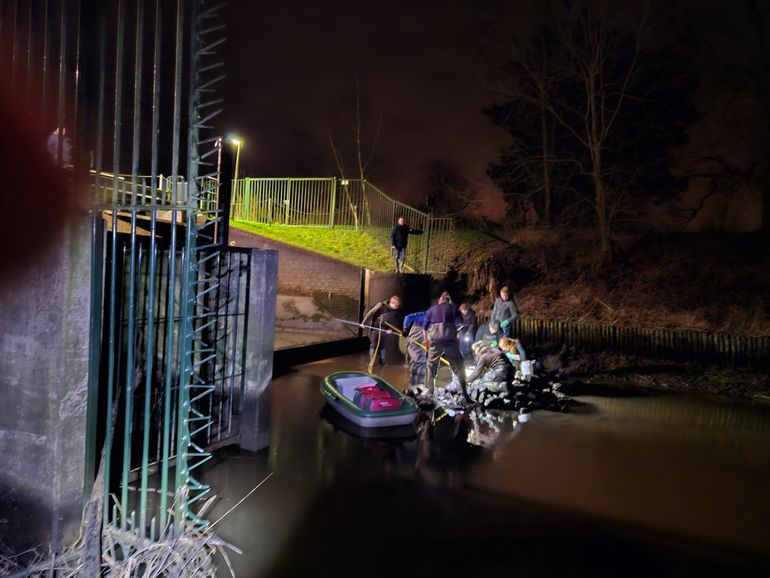 Vangactie bij de stuw