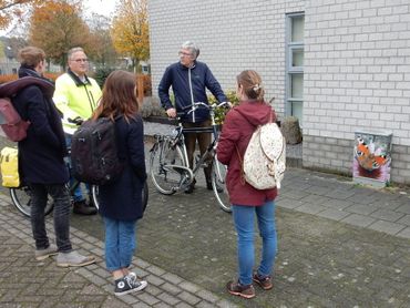 Trainees in overleg in de Dagpauwoog in Deurne