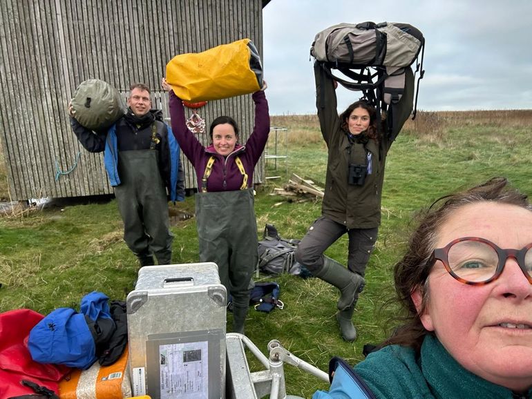 Selfie op Griend, van links naar rechts: Geert Aarts, Jessica Schop, Clea van de Ven en Sophie Brasseur