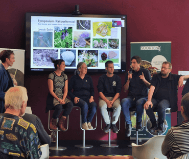 Panelgesprek met Sascha van der Meer (FLORON), Inge Somhorst (Paddenstoelenonderzoek Nederland), Martijn Schiphouwer (RAVON), Maurice La Haye (Zoogdiervereniging) en Kars Veling (Vlinderstichting)