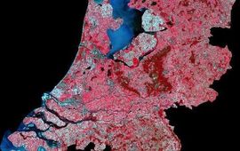 Voorbeeld van een gegeorefereerd DMC beeld van Nederland op 25 May 2012