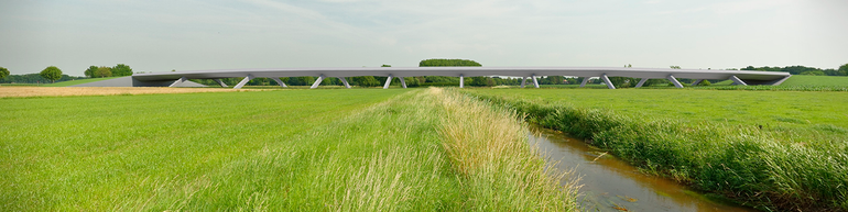 N69, beekdalbrug is 'een weg op poten'