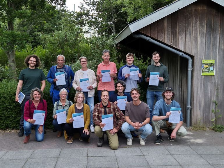 Geslaagde cursisten in Noord-Holland met docent Hugo Wieleman