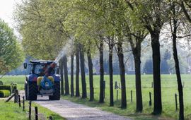 Jan Borst XenTari spuiten onverharde weg Epe - primair