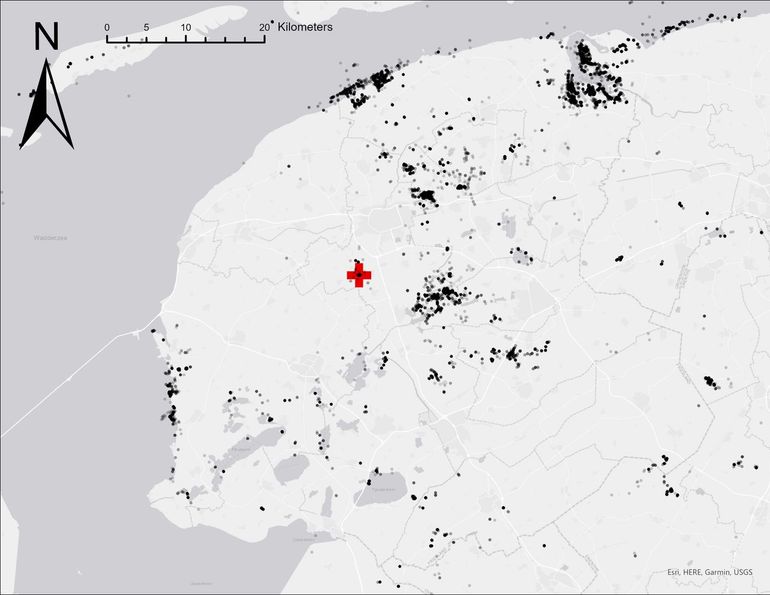 Friese verblijfgebieden van de zeearend uit het Lauwersmeer vanaf uitvliegen in 2020 tot sterven in 2023. Rode kruis = sterflocatie