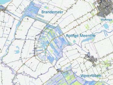 De ligging van de Rottige Meente en Brandemeer ten opzichte van de Weerribben