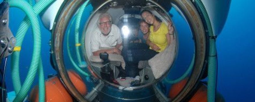 Members of the Naturalis Marine Biodiversity Team in the Curasub. Left to right: Charles Fransen, Bastian Reijnen and Sancia van der Meij