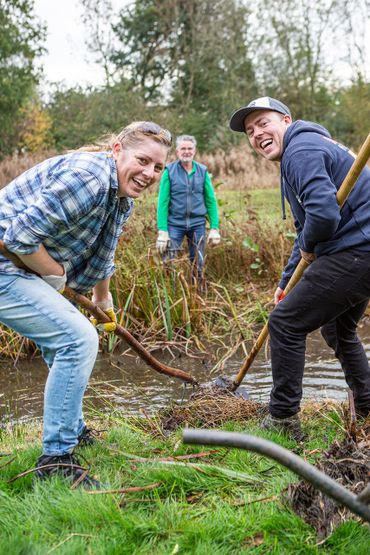 Als vrijwilliger op de Natuurwerkdag help je te voorkomen dat kwetsbare natuur het onderspit delft