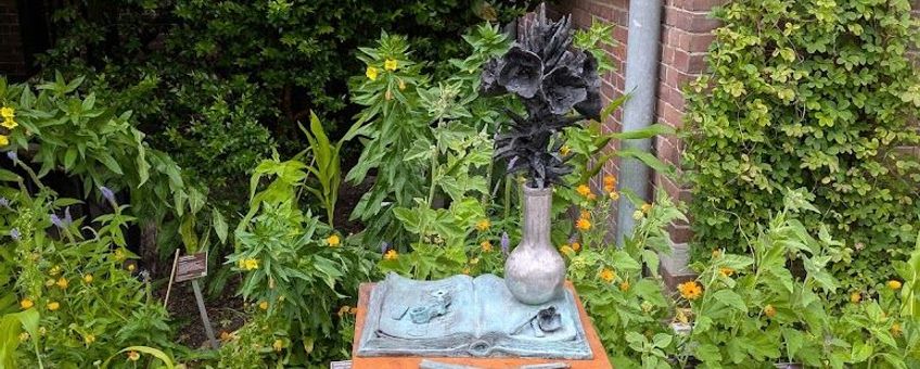 Monument voor Hugo de Vries gemaakt door Gijs Assman