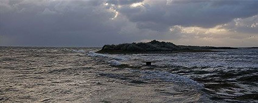 voor eenmalig gebruik, De Volharding op Texel tijdens het hoge water