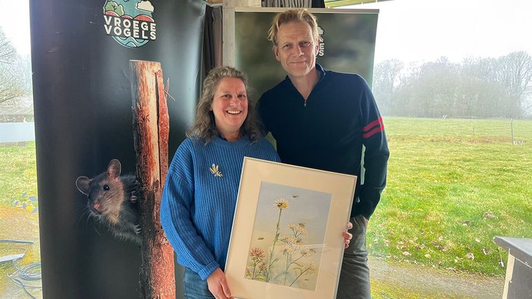 Winnaar Frater Willibrordusprijs Els Wolterbeek en presentator Menno Bentveld