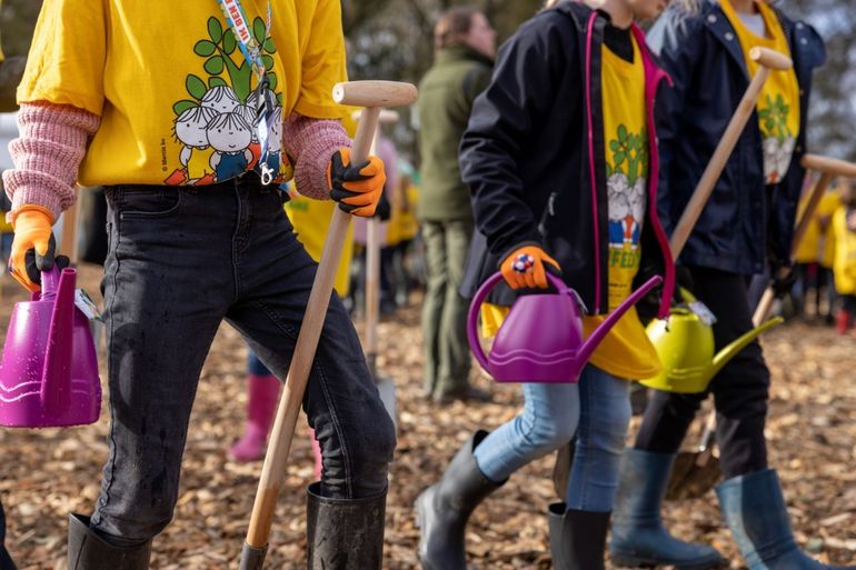 Onder het motto ‘ieder kind een boom’ wil Stichting Nationale Boomfeestdag ieder kind in Nederland in staat stellen een boom te planten