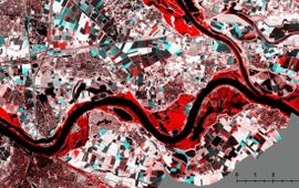 satellietfoto van 8 januari. De rode gebieden langs de rivieren zijn overstroomd